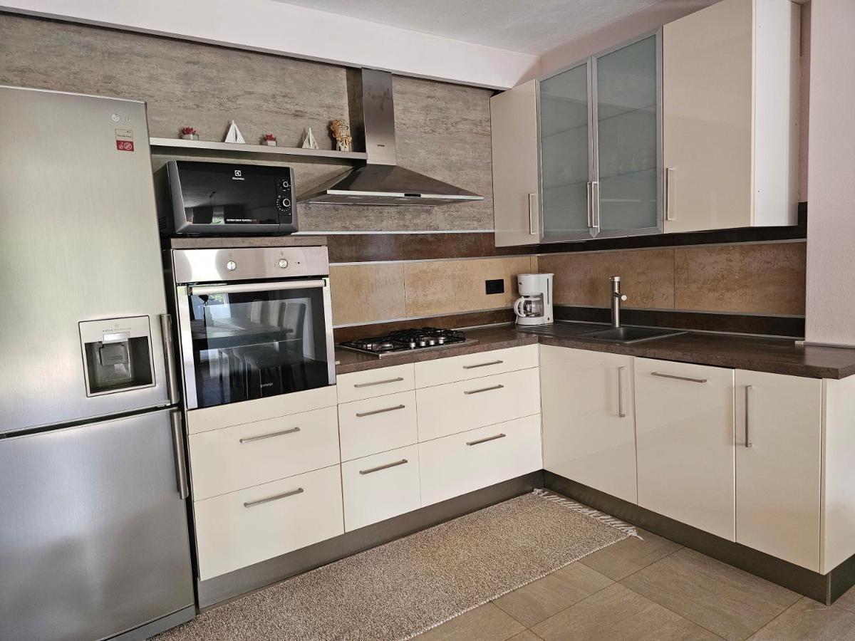 Premium Apartments Tade Funtana Exteriér fotografie